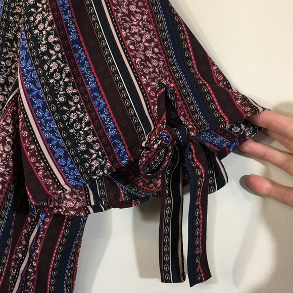 Torrid Boho Stripe Floral‎ Print Blouse Top Shirt Burgundy Blue Women Size 3 - Picture 3 of 6